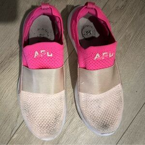 Sister APL no longer fit (she’s pregs). Good track / condition